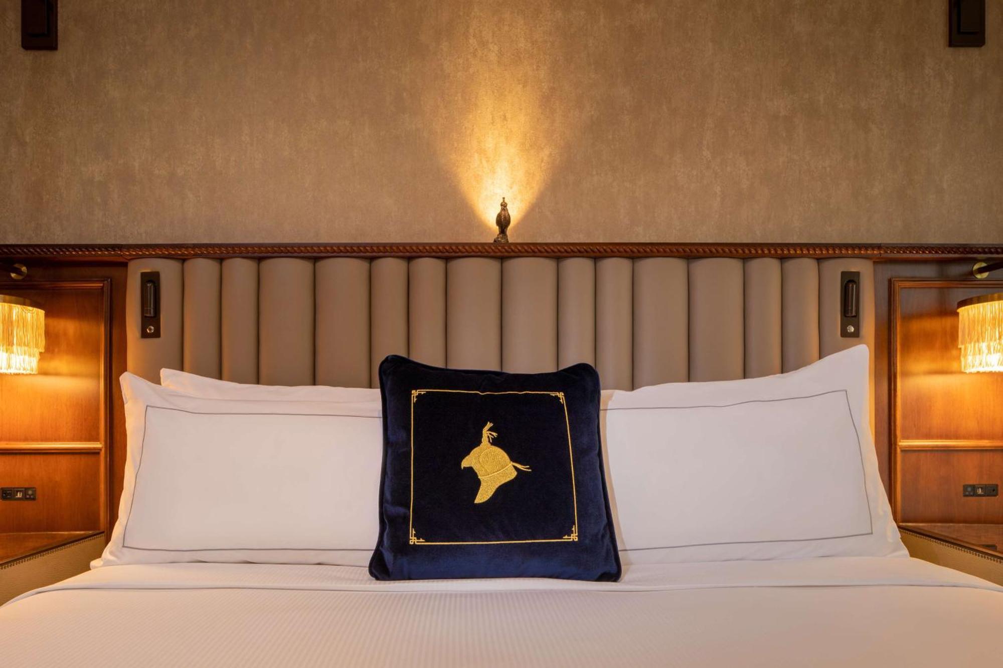 The Peregrine Omaha Downtown Curio Collection By Hilton Hotel Eksteriør billede